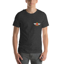 Cargar imagen en el visor de la galería, Camiseta con emblema vintage Ejército del Aire, modelo Hispano Aviación HA-200D "Saeta"