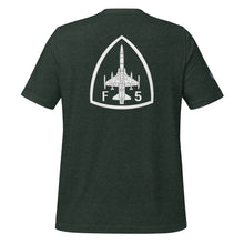 Cargar imagen en el visor de la galería, Camiseta con emblema del Ejército del Aire, modelo CASA-Northrop F-5B/M "Freedom Fighter"