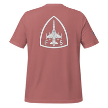 Cargar imagen en el visor de la galería, Camiseta con emblema del Ejército del Aire, modelo CASA-Northrop F-5B/M "Freedom Fighter"