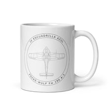 Cargar imagen en el visor de la galería, Taza con emblema "IV Escuadrilla Azul", modelo Focke-Wulf Fw 190 A-3