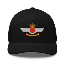 Cargar imagen en el visor de la galería, Gorra trucker bordada con emblema actual Ejército del Aire Español
