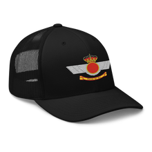 Cargar imagen en el visor de la galería, Gorra trucker bordada con emblema actual Ejército del Aire Español
