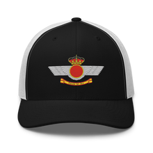 Cargar imagen en el visor de la galería, Gorra trucker bordada con emblema actual Ejército del Aire Español
