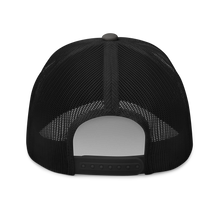 Cargar imagen en el visor de la galería, Gorra trucker bordada con firma Mirage III EE
