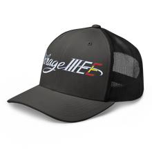 Cargar imagen en el visor de la galería, Gorra trucker bordada con firma Mirage III EE
