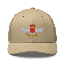 Cargar imagen en el visor de la galería, Gorra trucker bordada con emblema actual Ejército del Aire Español
