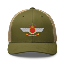 Cargar imagen en el visor de la galería, Gorra trucker bordada con emblema actual Ejército del Aire Español
