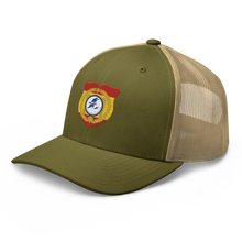 Cargar imagen en el visor de la galería, Gorra trucker bordada con emblema &quot;IV Escuadrilla Azul&quot;
