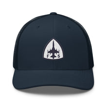 Cargar imagen en el visor de la galería, Gorra trucker bordada emblema alumno CASA-Northrop F-5B/M &quot;Freedom Fighter&quot;
