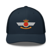 Cargar imagen en el visor de la galería, Gorra trucker bordada con emblema actual Ejército del Aire Español
