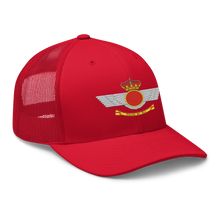 Cargar imagen en el visor de la galería, Gorra trucker bordada con emblema actual Ejército del Aire Español
