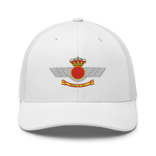 Cargar imagen en el visor de la galería, Gorra trucker bordada con emblema actual Ejército del Aire Español
