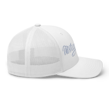 Cargar imagen en el visor de la galería, Gorra trucker bordada con firma Mirage III EE
